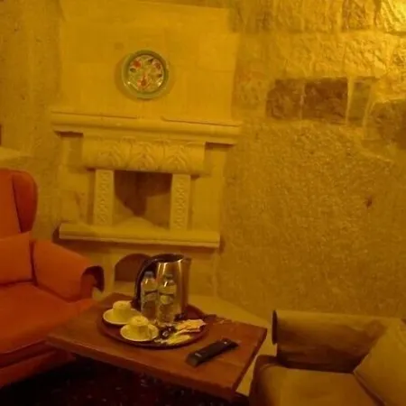 King Cave By Traveller's Hotel