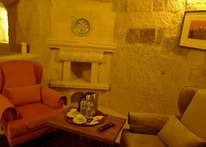 King Cave By Traveller's Hotel