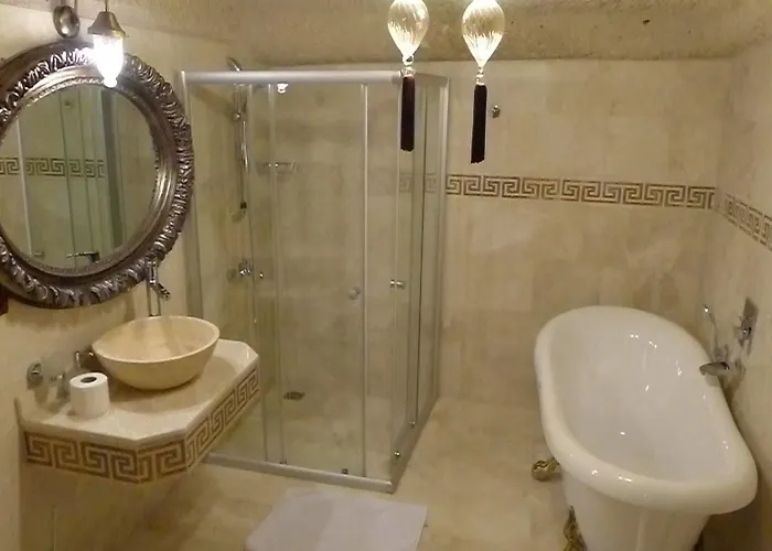 King Cave By Traveller's Göreme